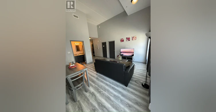 F107-275 Larch Street, Waterloo, ON, N2L 0J3 - 10