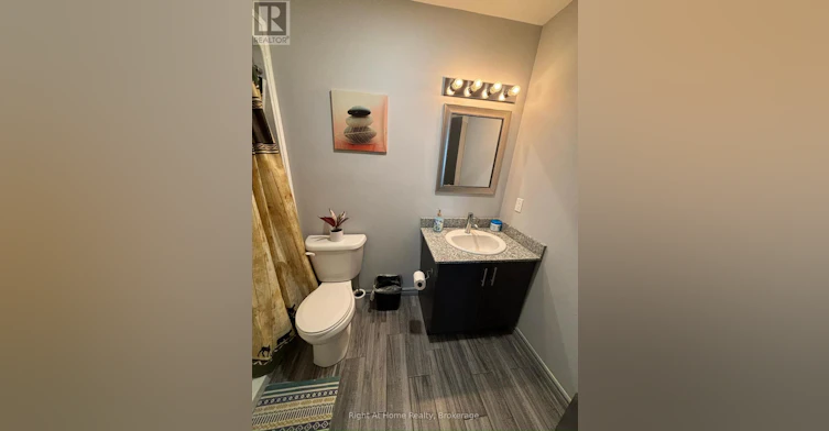 F107-275 Larch Street, Waterloo, ON, N2L 0J3 - 24