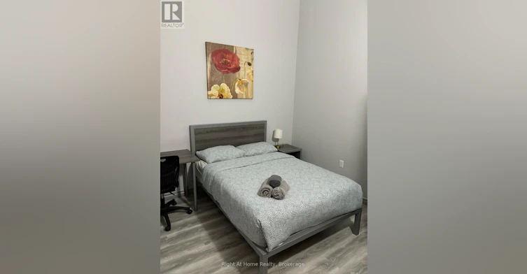 F107-275 Larch Street, Waterloo, ON, N2L 0J3 - 19