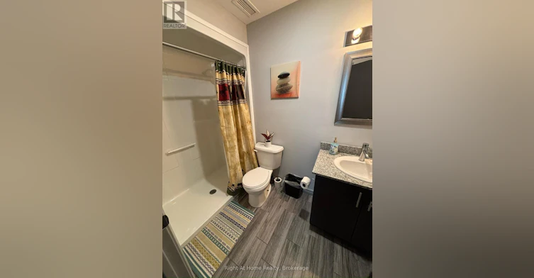 F107-275 Larch Street, Waterloo, ON, N2L 0J3 - 25