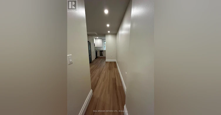 2-659 Vaughan Road, Toronto, ON, M6E 2Y4 - 5