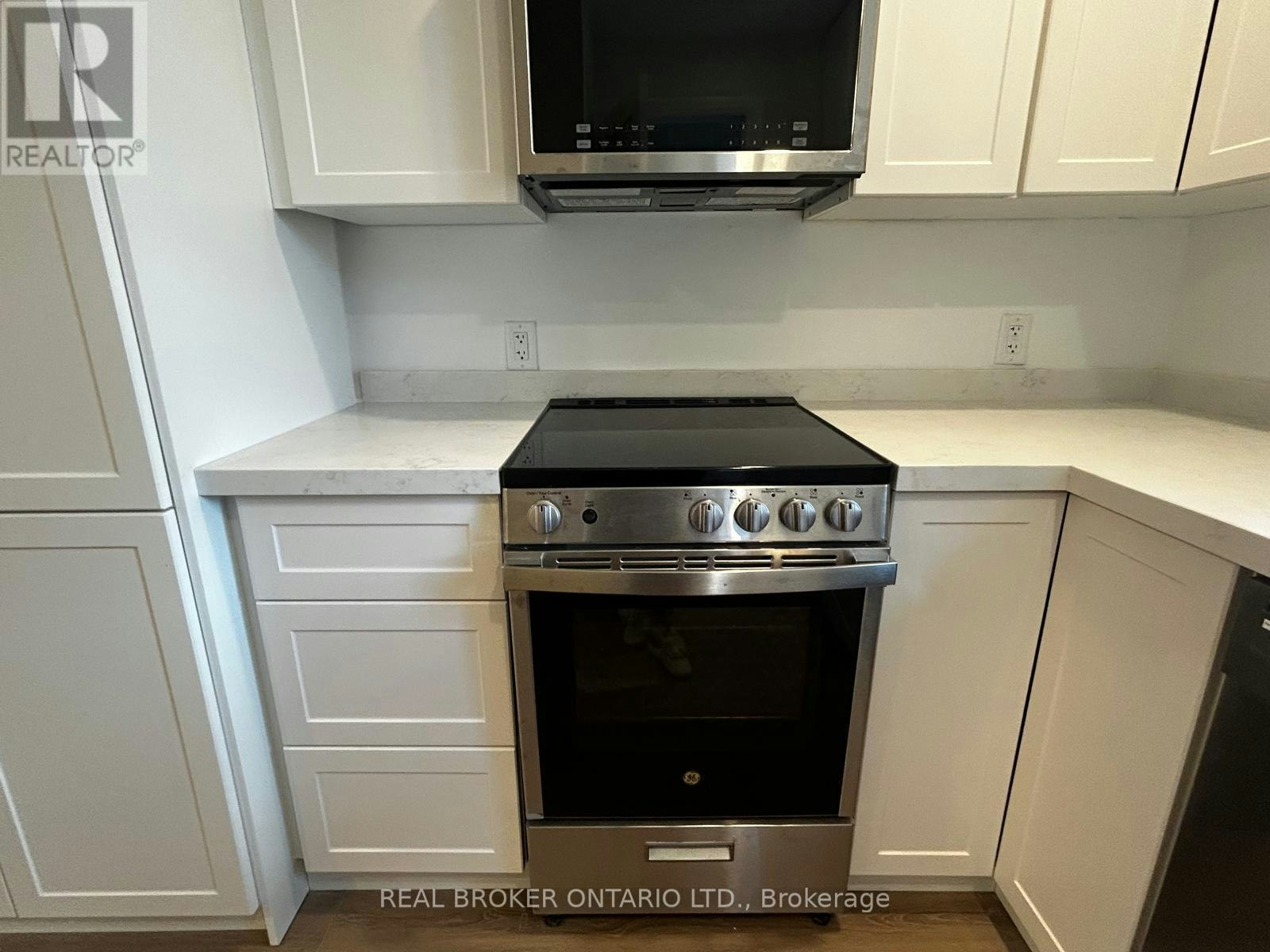 2-659 Vaughan Road, Toronto, ON, M6E 2Y4 - 13