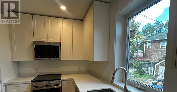 2-659 Vaughan Road, Toronto, ON, M6E 2Y4 - 16