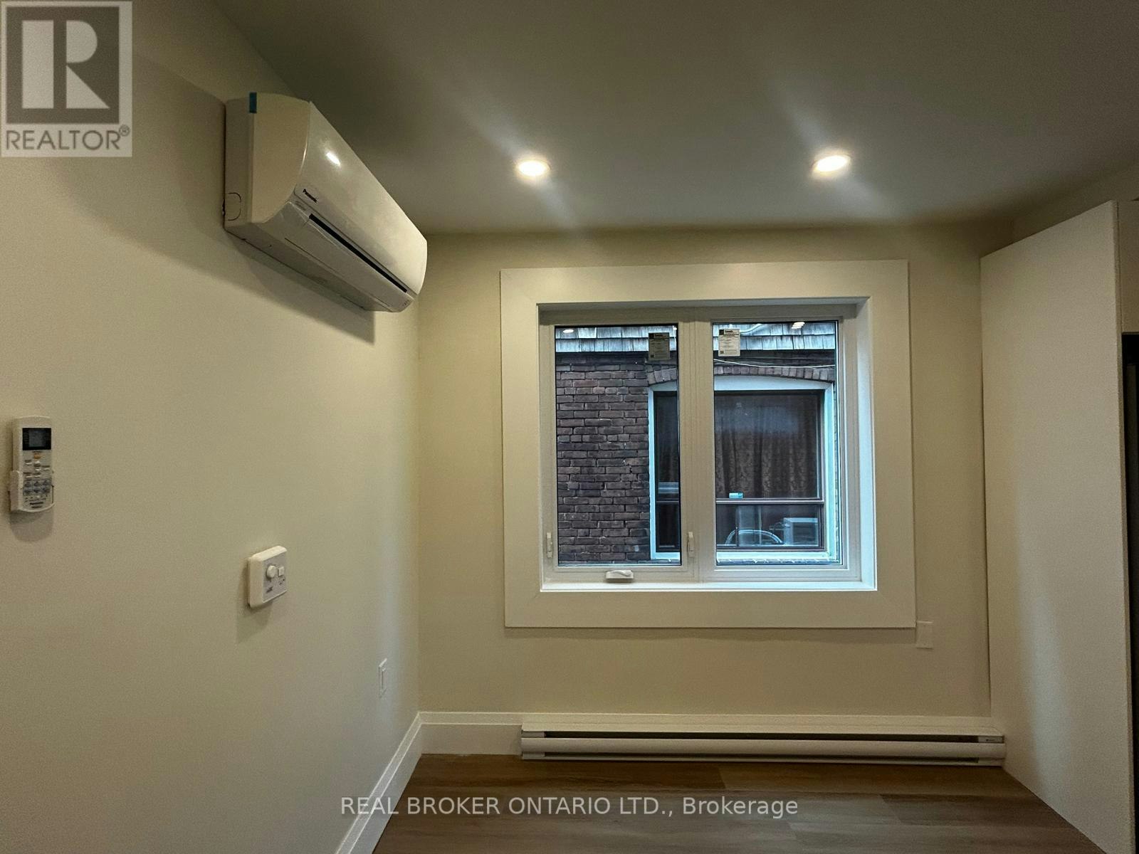 2-659 Vaughan Road, Toronto, ON, M6E 2Y4 - 5
