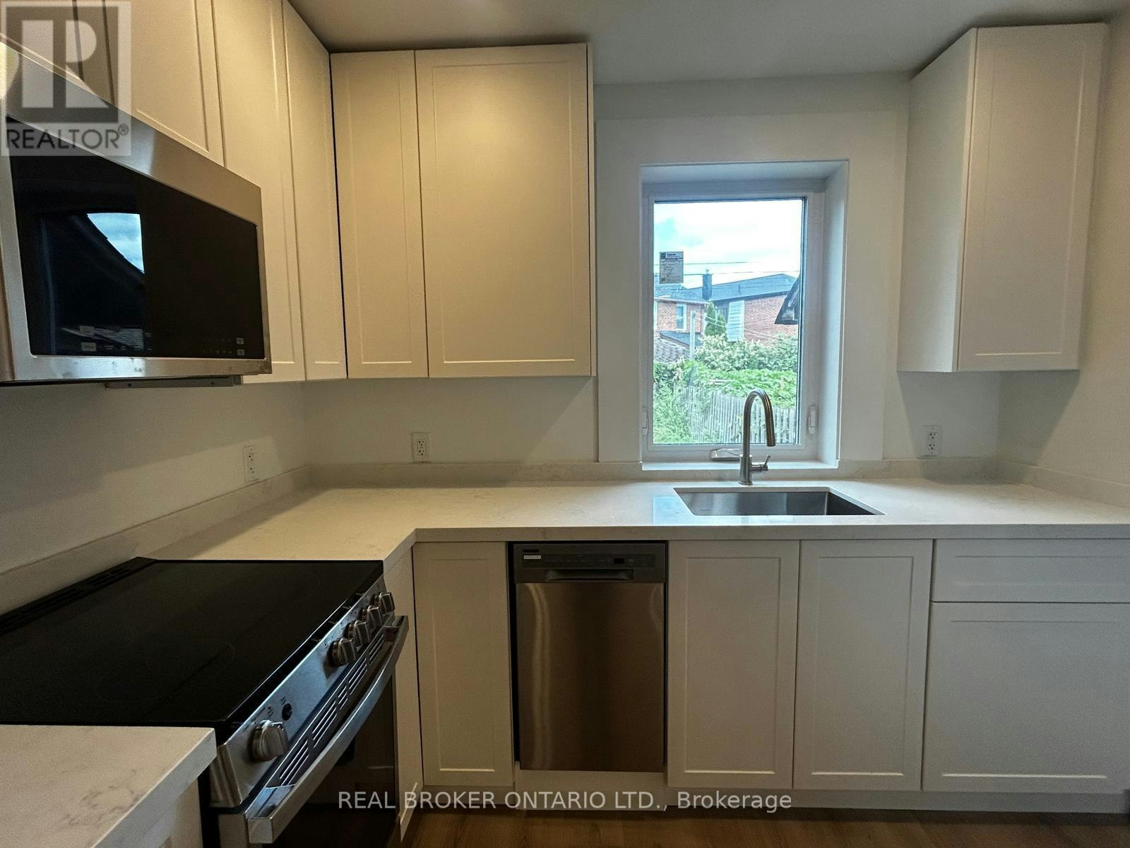 2-659 Vaughan Road, Toronto, ON, M6E 2Y4 - 11