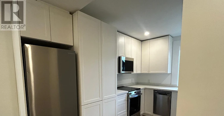 2-659 Vaughan Road, Toronto, ON, M6E 2Y4 - 9