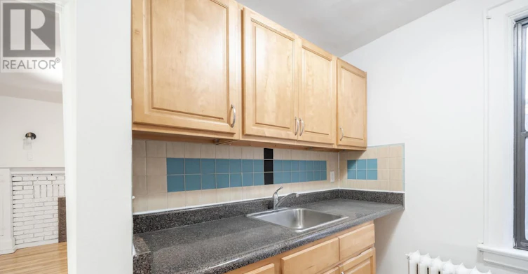 21-6 Kingston Road, Toronto, ON, M4L 2S4 - 6