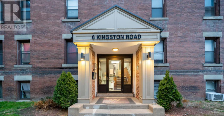 21-6 Kingston Road, Toronto, ON, M4L 2S4