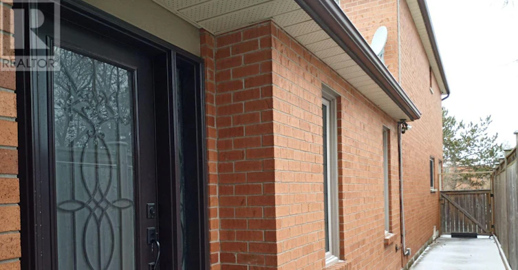 REAR-15 Gayla Street S, Vaughan, ON, L4J 6W2 - 10
