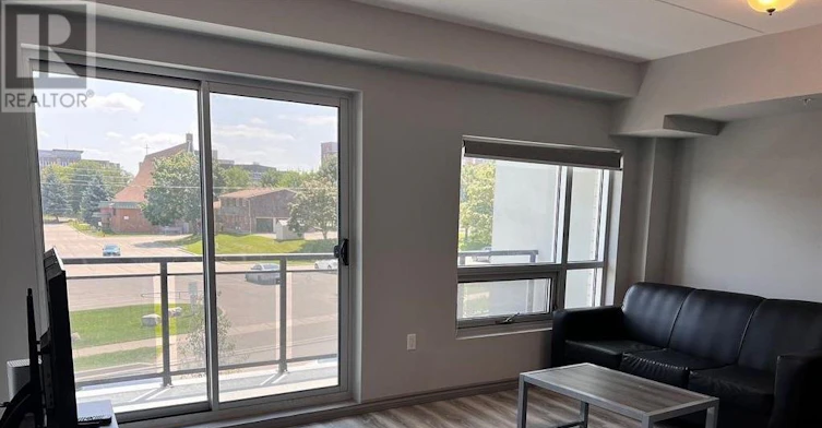 B311-275 Larch Street, Waterloo, ON, N2L 0J2 - 3