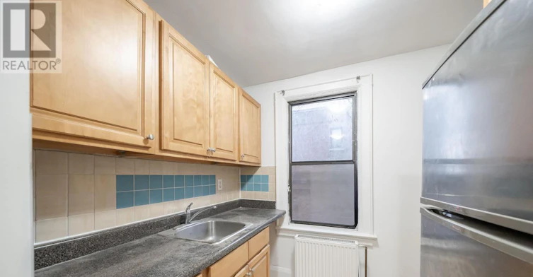 22-6 Kingston Road, Toronto, ON, M4L 2S4 - 8
