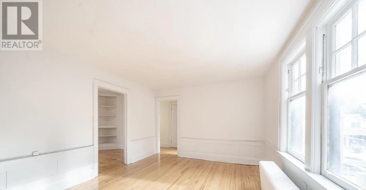 76-12 Kingston Road, Toronto, ON, M4L 2S4 - 4