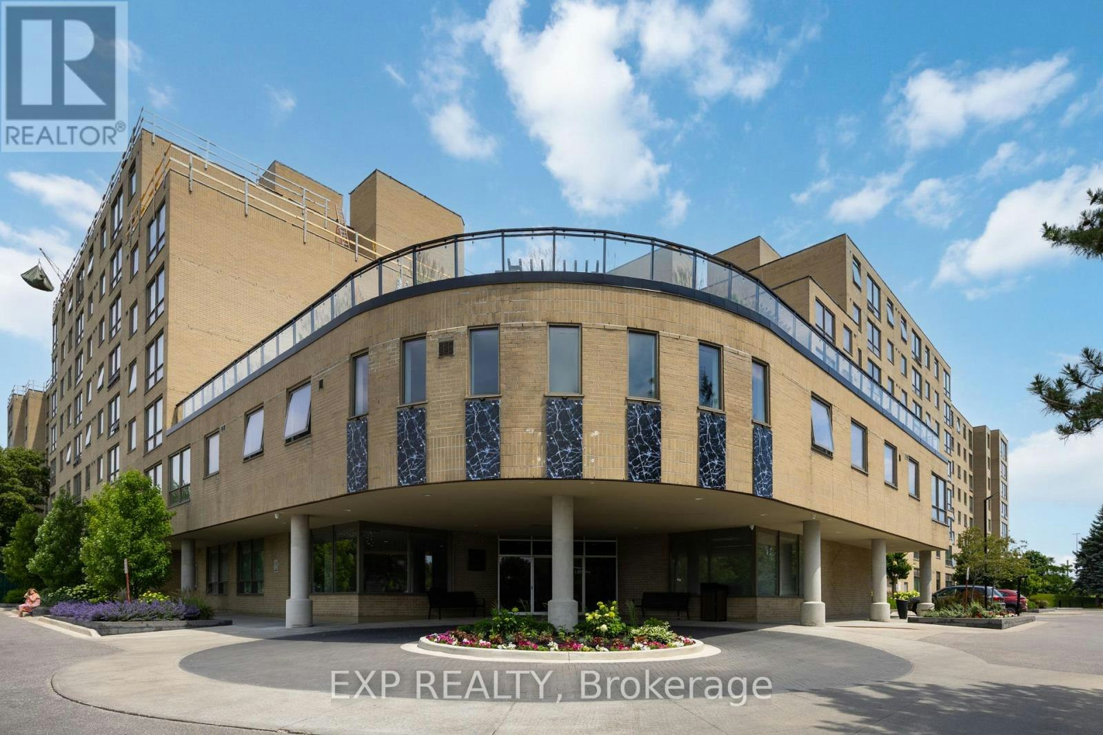 716-326 Major Mackenzie Drive E, Richmond Hill, ON, L4C 8T4