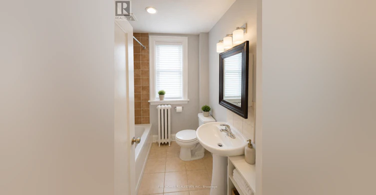 44 Hillside Avenue, Toronto, ON, M8V 1S6 - 6