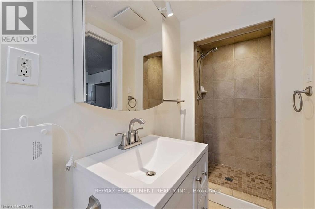 BASEMENT-864 Upper Ottawa Street, Hamilton, ON, L8T 3V5 - 8