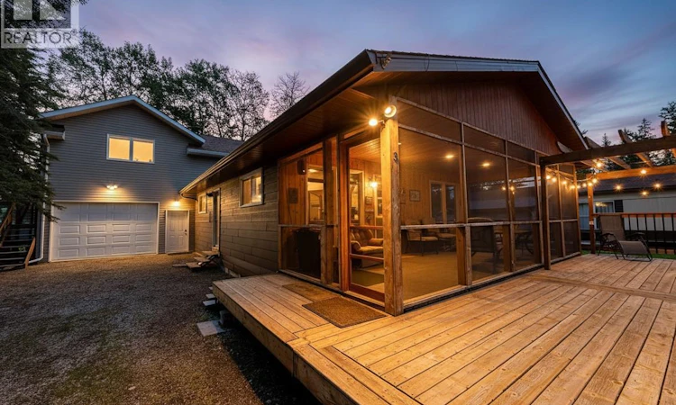 3 White Spruce Crescent