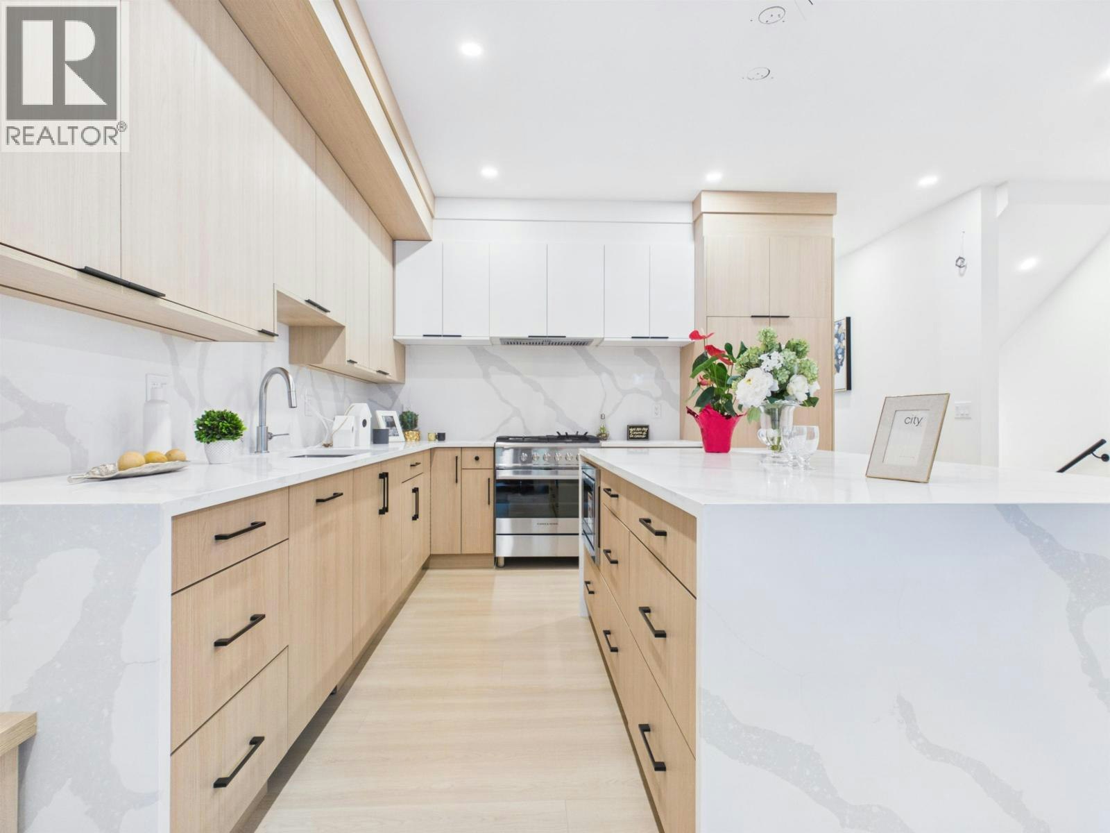 3-6118 Irmin Street - 3