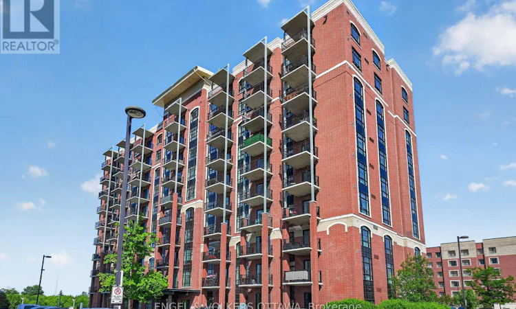 206-555 Anand Private