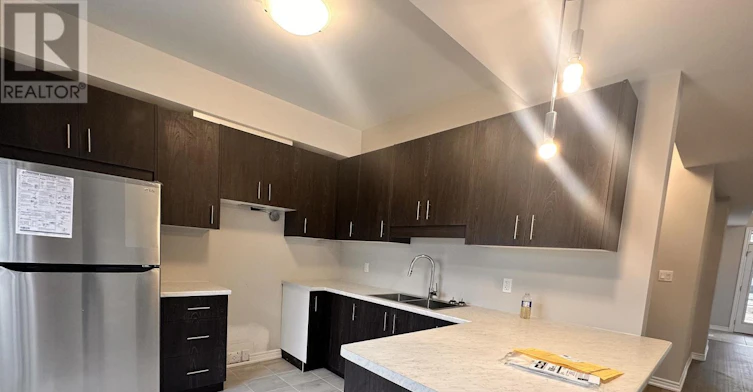 14 Mann Trail, Welland, ON, L3C 3G5 - 9