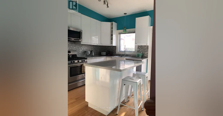 32D Oxford Street, Toronto, ON, M5T 1N9 - 2