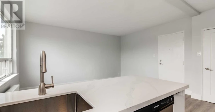 308-2908 St Clair Avenue E, Toronto, ON, M4B 1N7 - 16