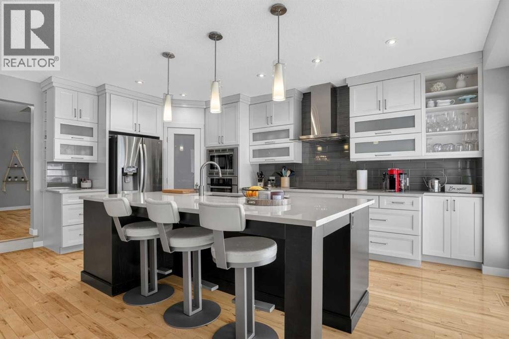 12 Wood Crescent SW, Calgary, AB, T2W 4B4