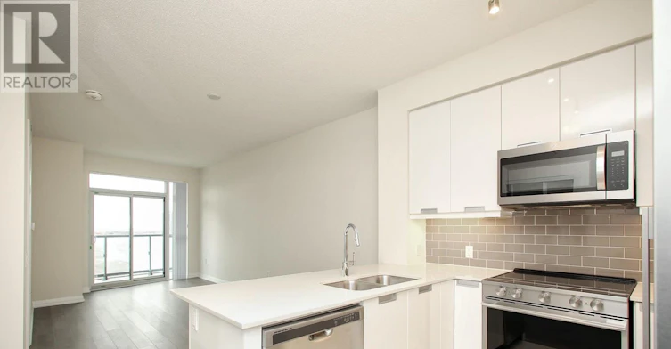 720-35 Watergarden Drive, Mississauga, ON, L5R 0G8 - 2