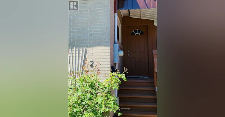 2 Mendip Crescent, Toronto, ON, M1P 1Y4 - 2