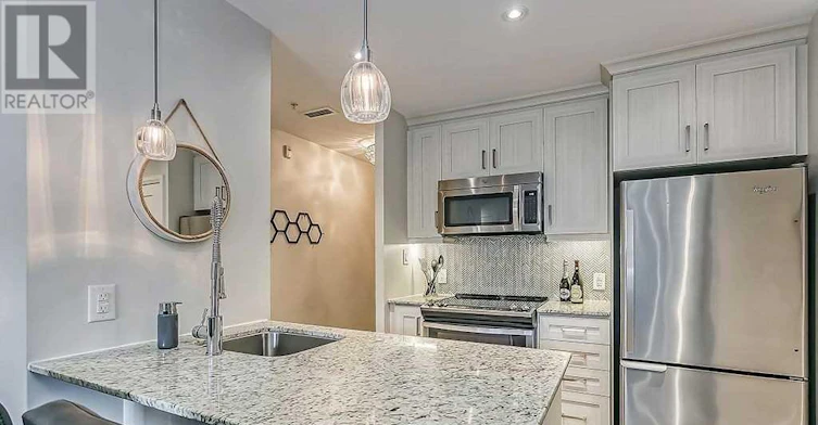 104-73 Washington Avenue, Oakville, ON, L6K 1W5