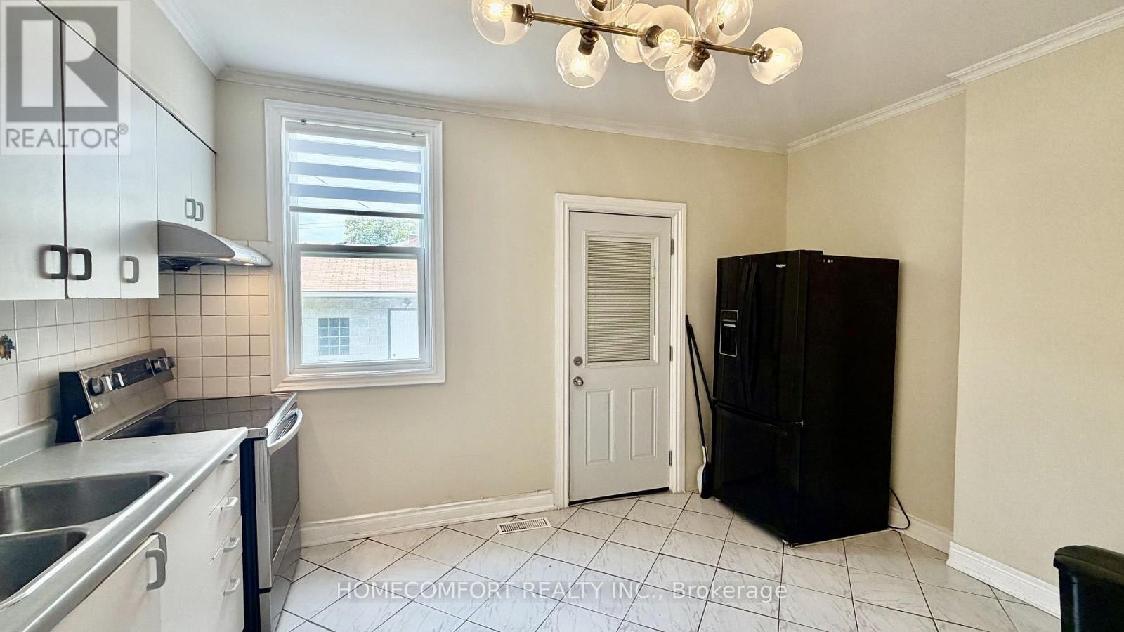 MAIN-83 Hounslow Heath Road, Toronto, ON, M6N 1G7 - 4