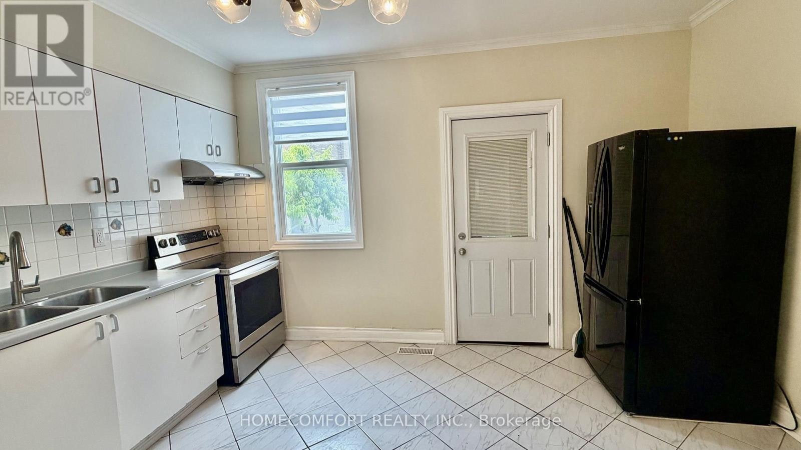 MAIN-83 Hounslow Heath Road, Toronto, ON, M6N 1G7 - 3