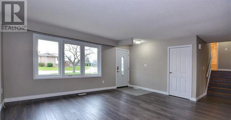 MAIN 2 FLOORS-49 Bendingroad Crescent, St. Catharines, ON, L2N 5R4 - 2