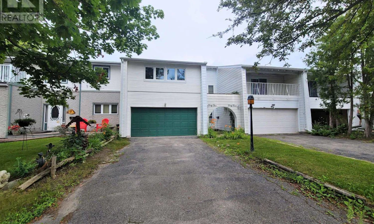45 Grady Crescent