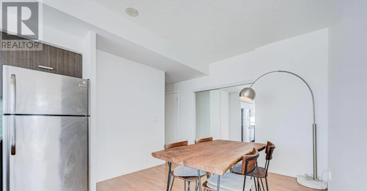 1910-832 Bay Street, Toronto, ON, M5S 1Z6 - 11