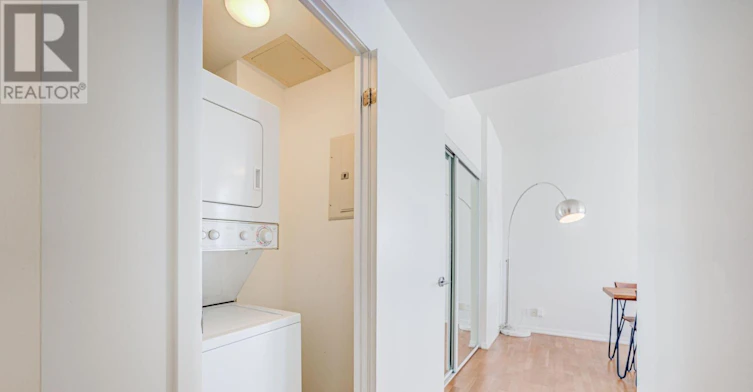 1910-832 Bay Street, Toronto, ON, M5S 1Z6 - 31