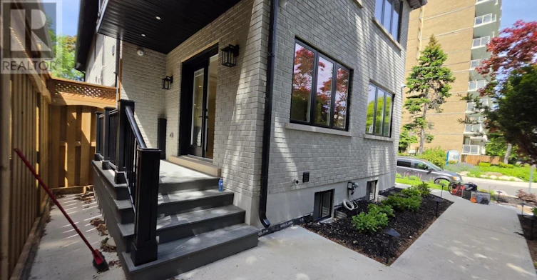 MAIN-10 Lascelles Boulevard, Toronto, ON, M4V 2B5