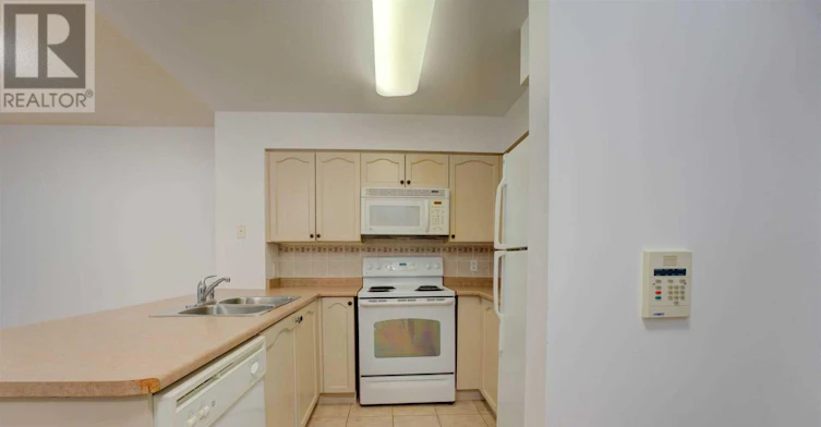 1509-30 Grand Trunk Crescent, Toronto, ON, M5J 3A4 - 10