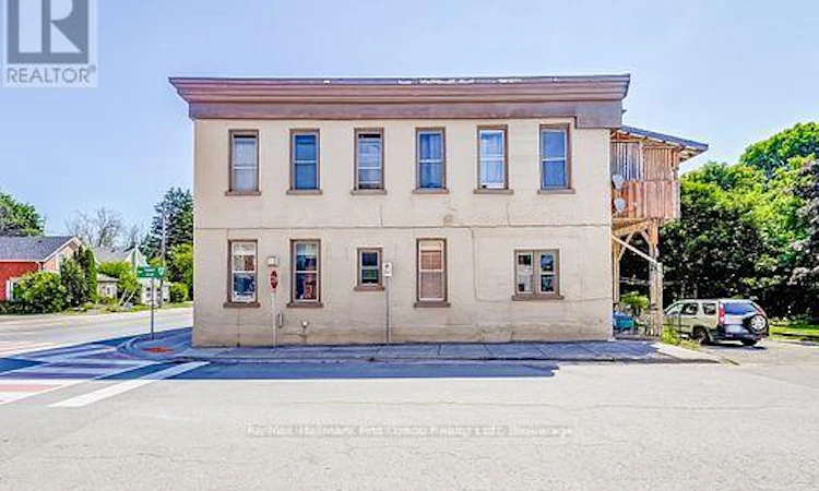 25 King Street E