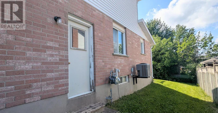 B-630 Pinerow Crescent, Waterloo, ON, N2T 2K8 - 25