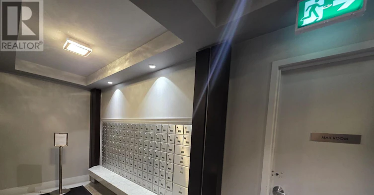 202-801 Bay Street, Toronto, ON, M5S 1Y9 - 4