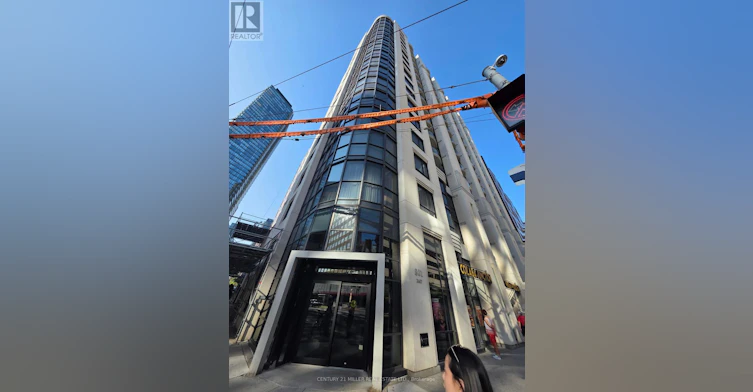 202-801 Bay Street, Toronto, ON, M5S 1Y9