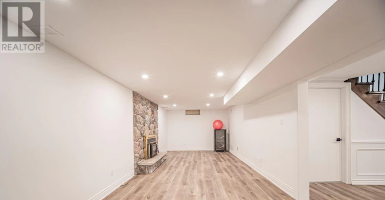 1148 Kingdale Road, Newmarket, ON, L3Y 4W1 - 40