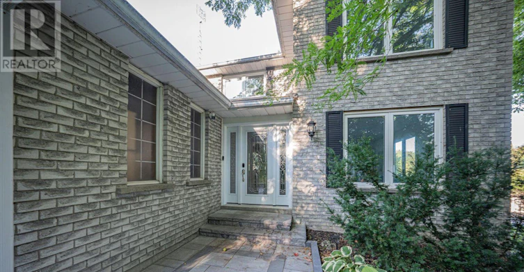 1148 Kingdale Road, Newmarket, ON, L3Y 4W1 - 2