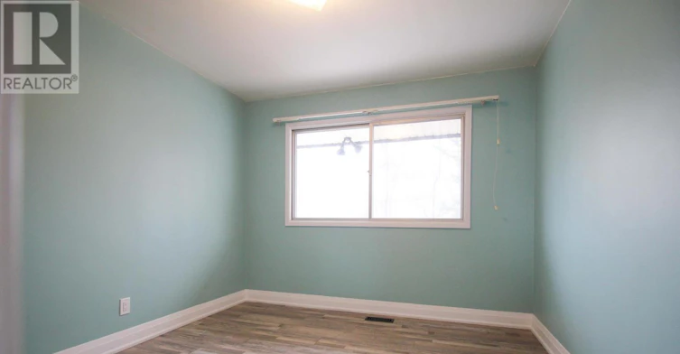 27 Glenbarr Road, St. Catharines, ON, L2T 1Y2 - 4