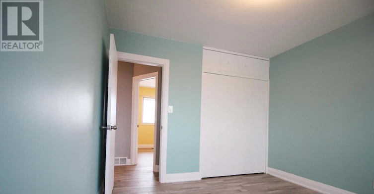 27 Glenbarr Road, St. Catharines, ON, L2T 1Y2 - 5