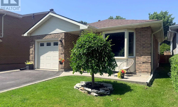 16 Grenadier Drive