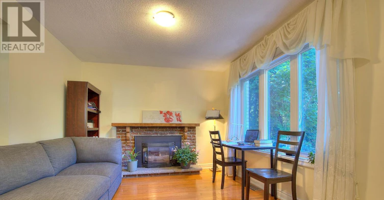 6 Bellbury Crescent, Toronto, ON, M2J 2J7 - 4