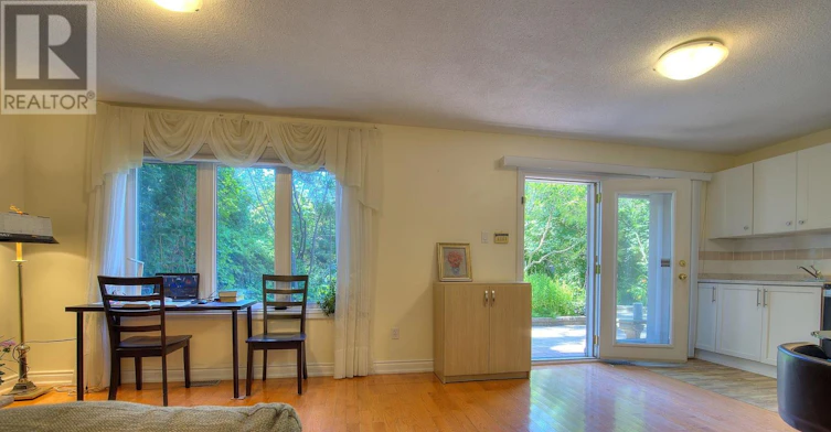 6 Bellbury Crescent, Toronto, ON, M2J 2J7 - 8