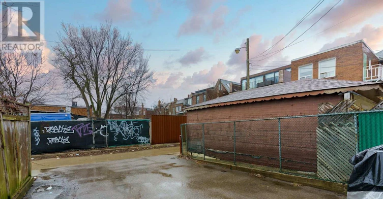 160 Gore Vale Avenue, Toronto, ON, M6J 2R6 - 26