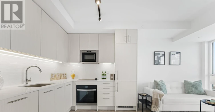 2602-286 Main Street, Toronto, ON, M4C 4X4 - 11